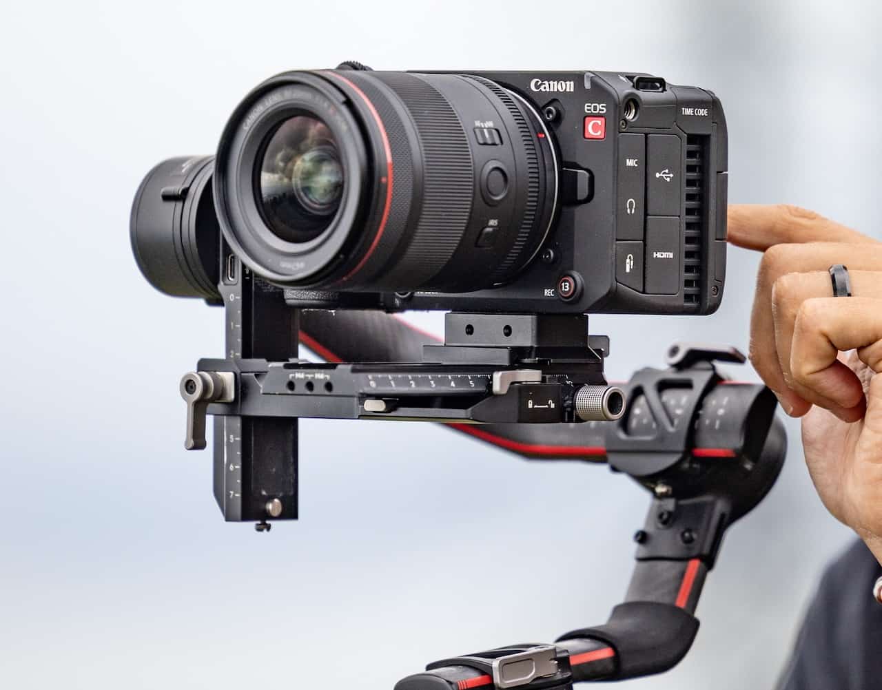 Travel‑friendly rigging with room for audio and ND solutions. Image: Canon