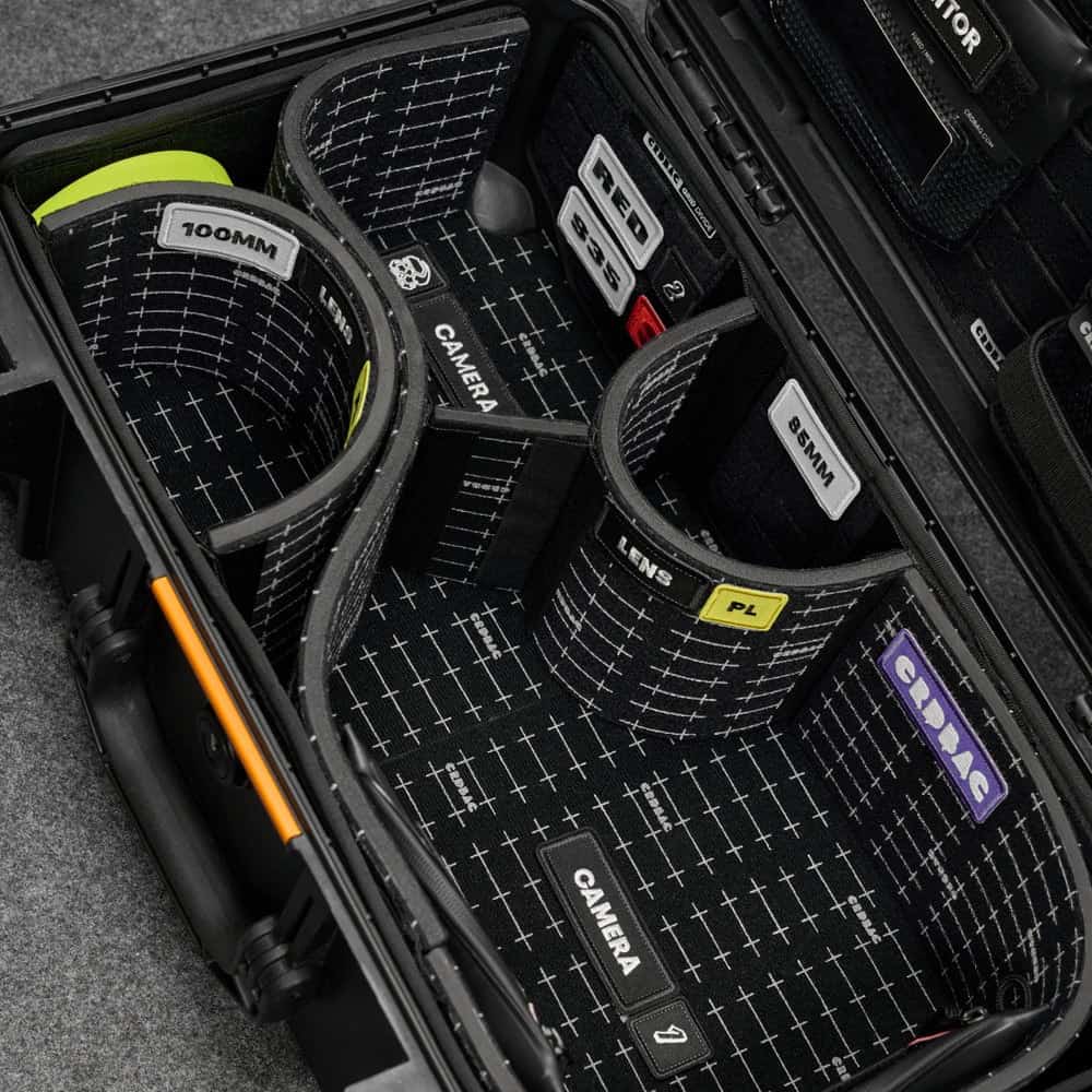 Close-up of GRID DIVIDE panels forming rigid compartments